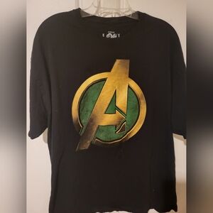 Avengers Distress T Shirt Size XL
